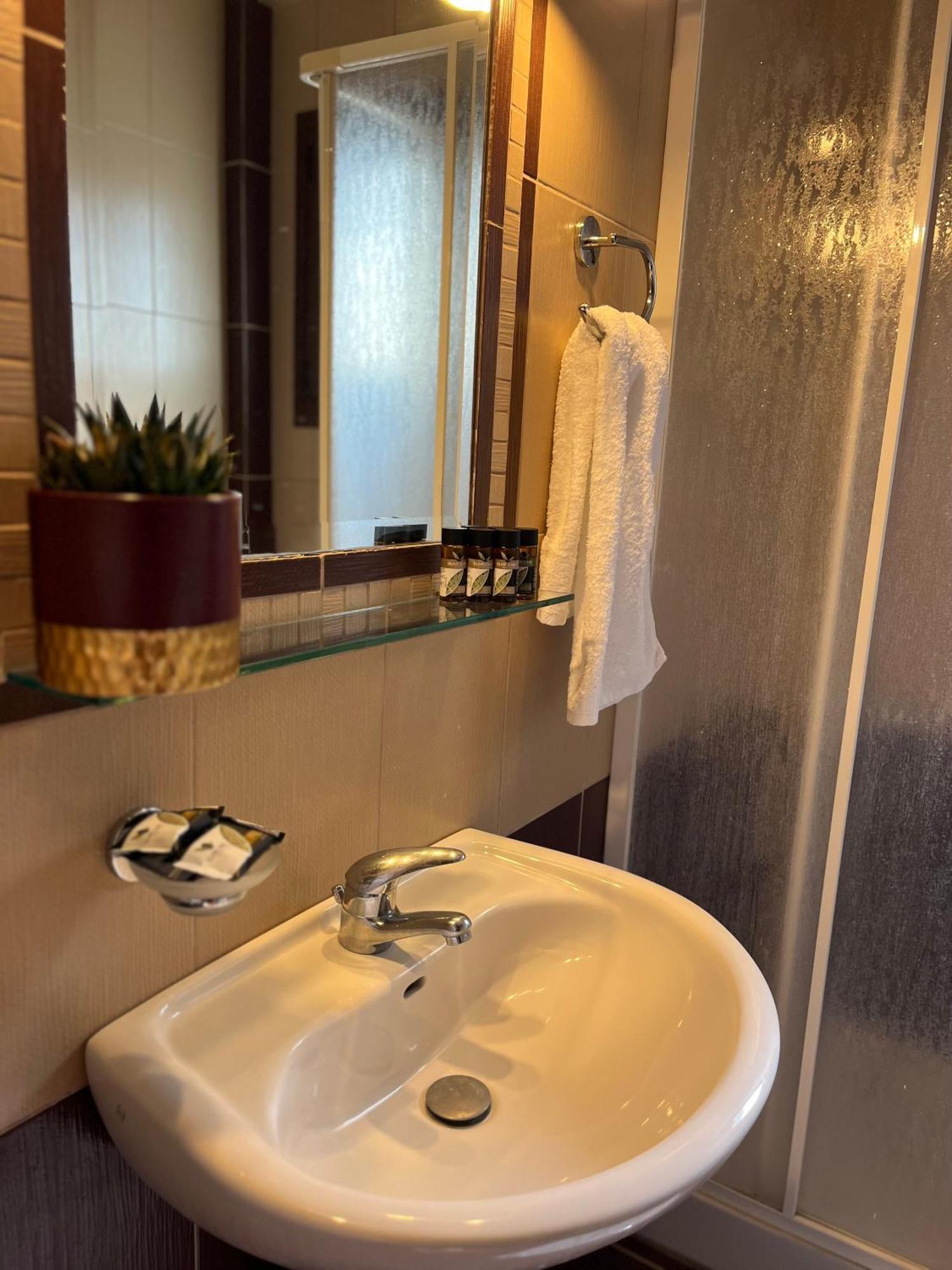 Agnanti Zitsas Hotel Екстер'єр фото
